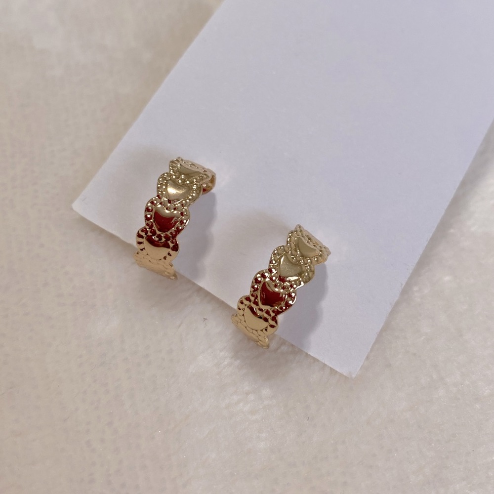 vintage heart pattern gold huggie hoop earrings
